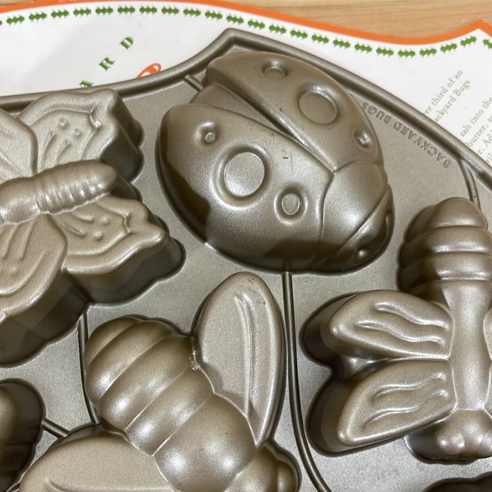 Williams Sonoma Nordic Ware cakelet pan